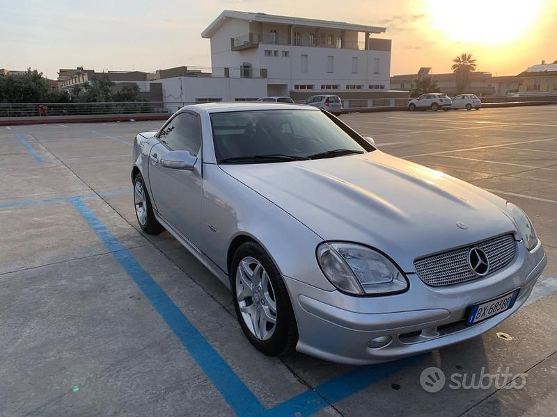 Usata Mercedes SLK200 163 CV (119 kW) 2001 Grigio Cabrio
