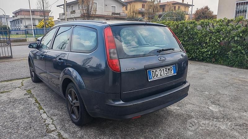 Usata Ford Focus 2007 Grigio Station wagon
