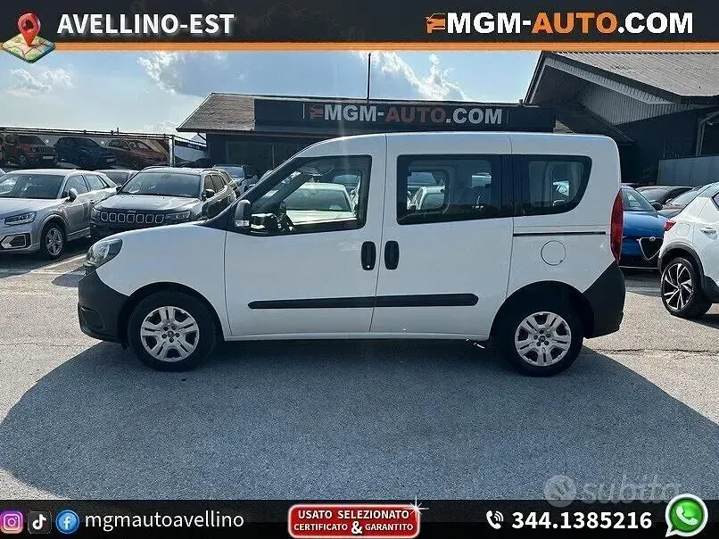 Usata Fiat Doblò 90 CV (66 kW) 2022 Bianco Monovolume