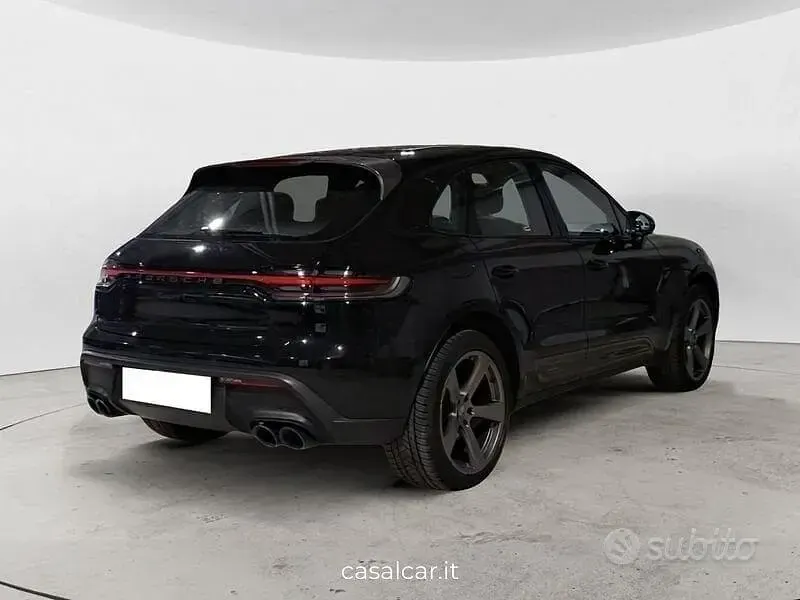 Usata Porsche Macan 88 CV (64 kW) 2023 Nero SUV