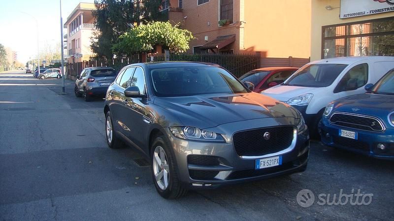 Usata Jaguar F-Pace Prestige 180 CV (132 kW) 2019 Grigio SUV