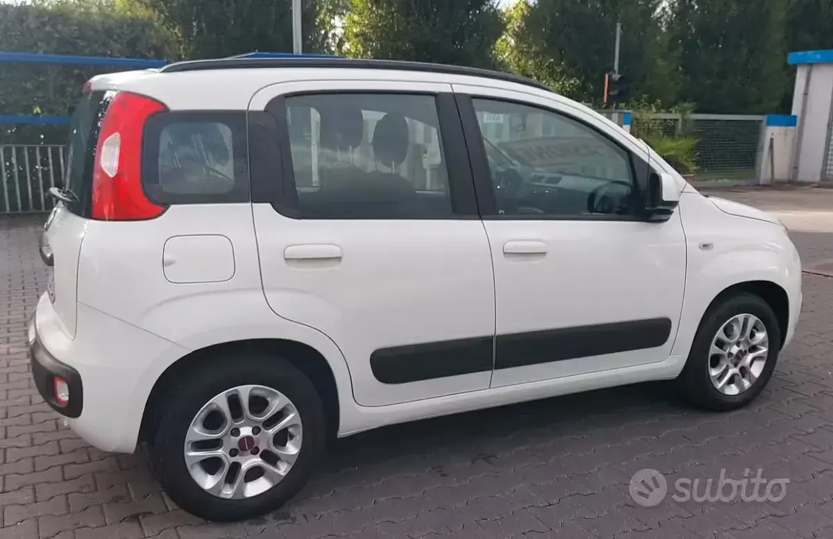 Usata Fiat Panda Lounge 69 CV (50 kW) 2019 Bianco Utilitaria