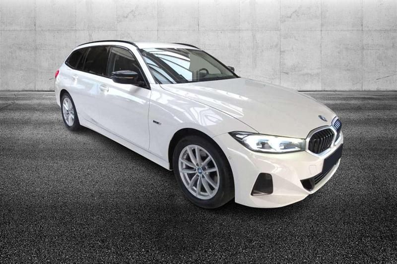 Usata BMW 320e 204 CV (150 kW) 2023 Bianco Station wagon