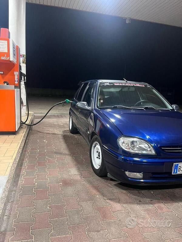 Blu Usata 2001 Citroën Saxo Due volumi | 1400 € (Buon prezzo) - Immagine 1/4