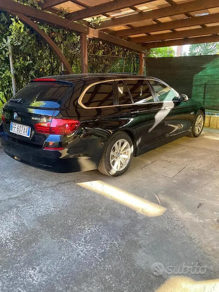 Usata BMW 520 Efficient Dynamics 190 CV (139 kW) 2016 Nero Station wagon