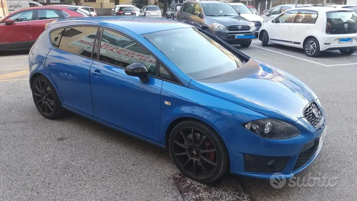 Usata Seat Leon CUPRA 265 CV (194 kW) 2010 Blu Utilitaria