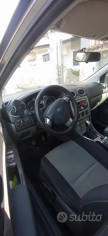 Usata Ford Focus 90 CV (66 kW) 2009 Grigio Berlina