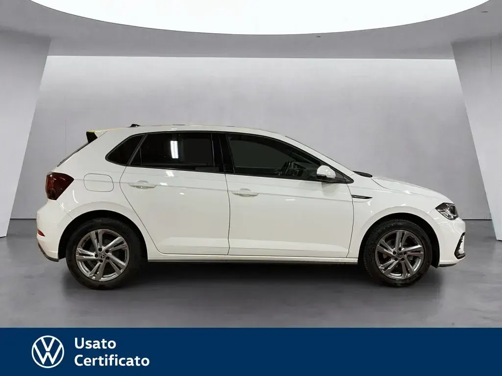 Usata VW Polo R-line 95 CV (69 kW) 2023 Bianco / pastello Utilitaria