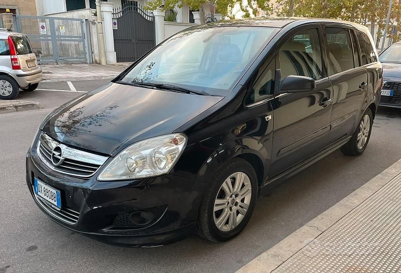 Nero Usata 2009 Opel Zafira Cosmo Monovolume | 2500 € (Ottimo prezzo) - Immagine 1/4