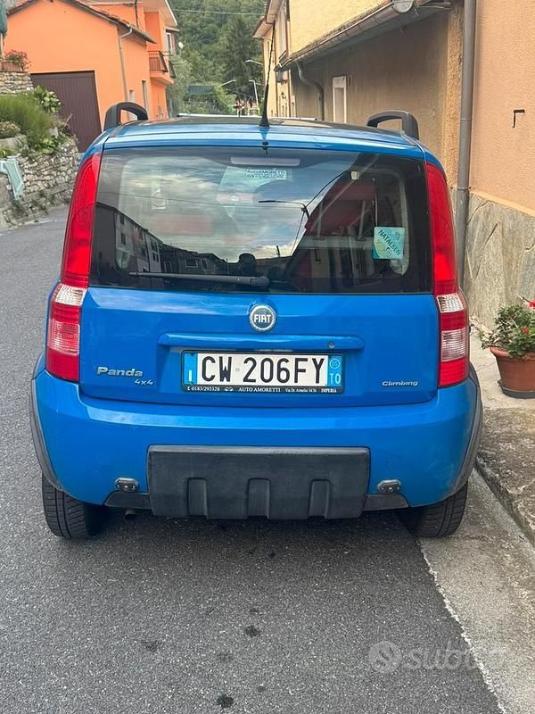 Usata Fiat Panda 4x4 60 CV (44 kW) 2005 Blu Utilitaria