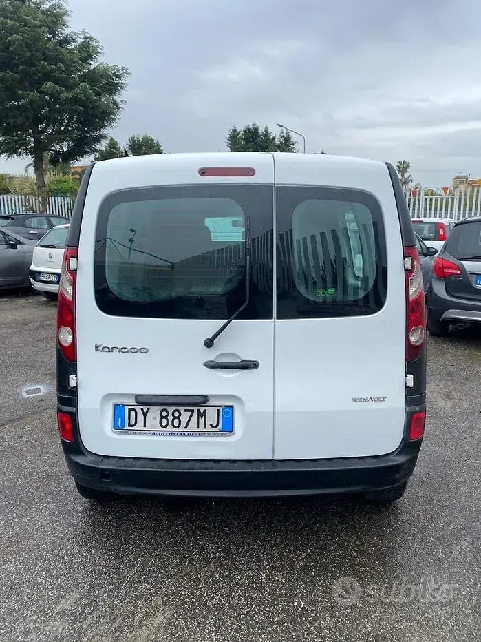 Usata Renault Kangoo Dynamique 68 CV (50 kW) 2009 Bianco Monovolume