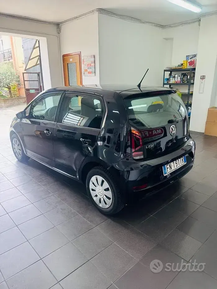 Usata VW up! Move 60 CV (44 kW) 2018 Nero Utilitaria