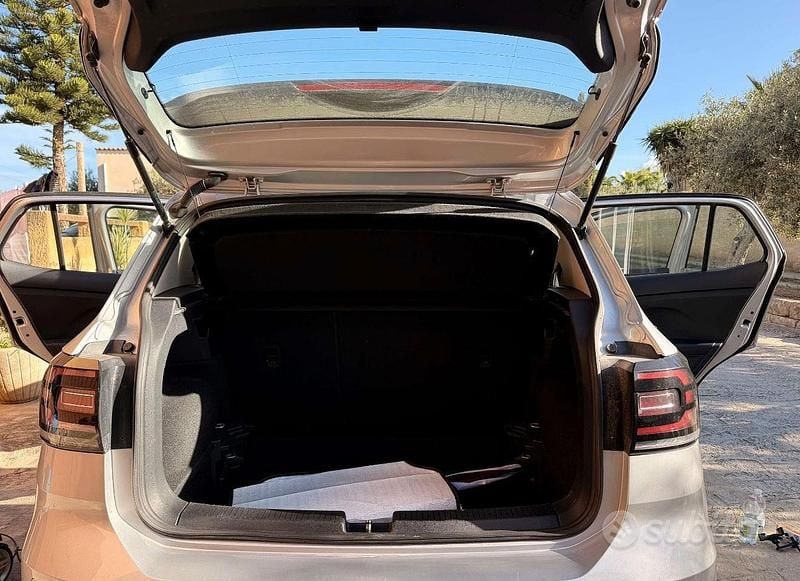 Usata VW T-Cross 110 CV (80 kW) 2020 Grigio SUV