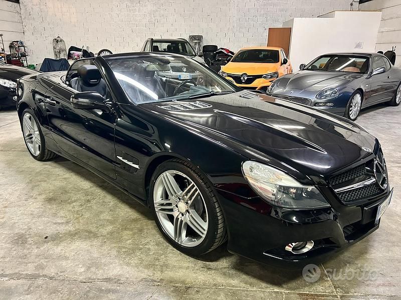 Usata Mercedes SL350 Premium 315 CV (231 kW) 2010 Nero Cabrio