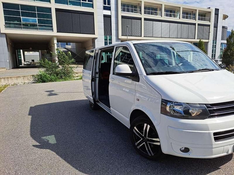 Usata VW Multivan Startline 140 CV (102 kW) 2013 Furgone