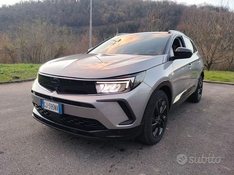 Käytetty Opel Grandland X GS Line 131 HP (96 kW) 2022 Harmaa Katumaasturi