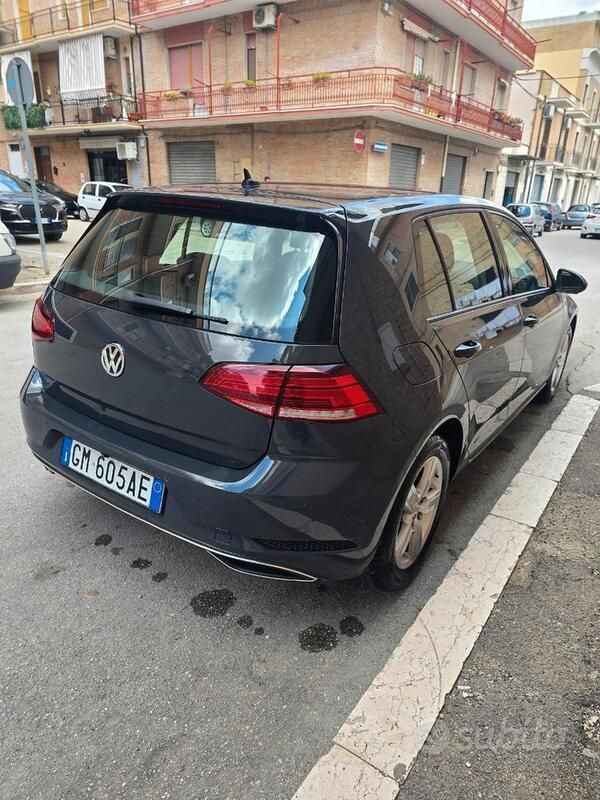 Usata VW Golf VII 90 CV (66 kW) 2018 Grigio Berlina