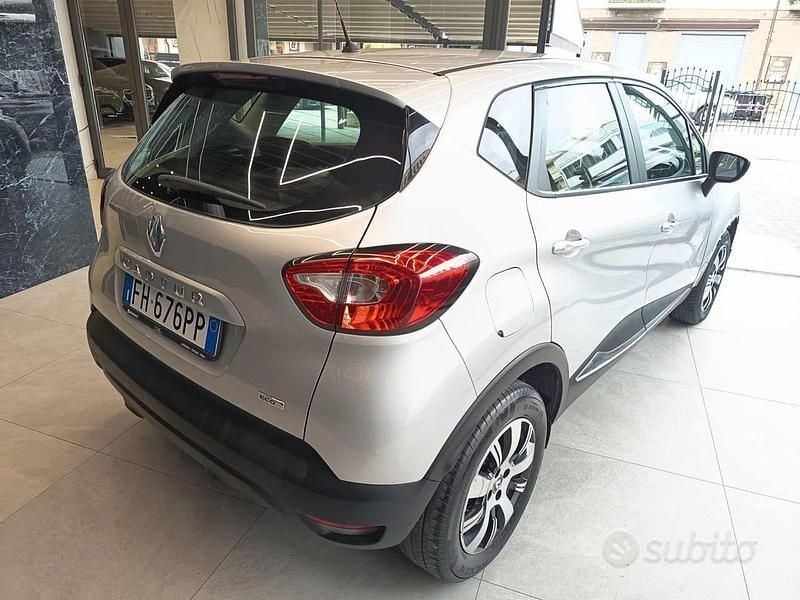 Usata Renault Captur Intens 110 CV (80 kW) 2017 Grigio SUV