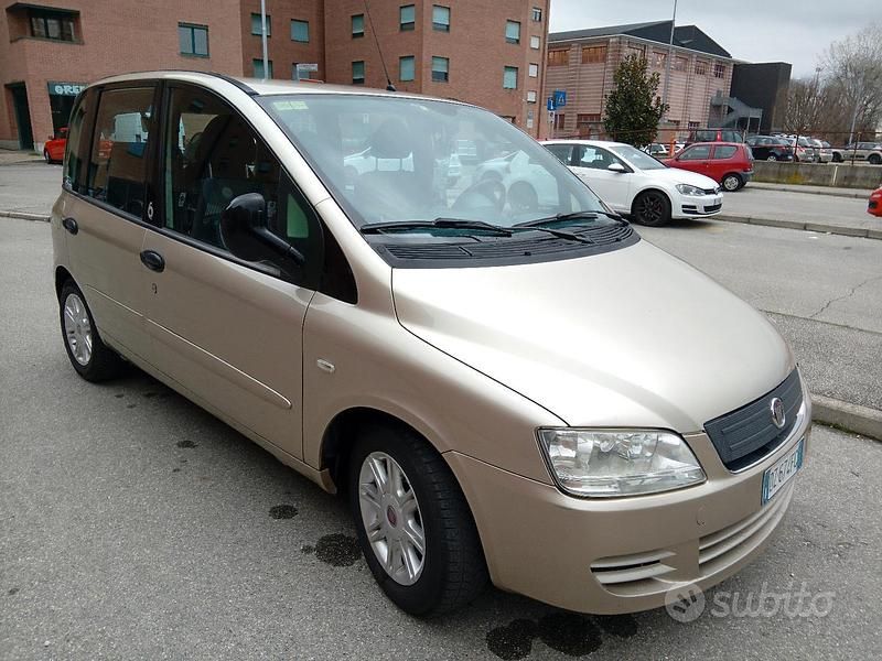 Usata Fiat Multipla 120 CV (88 kW) 2009 Marrone Monovolume