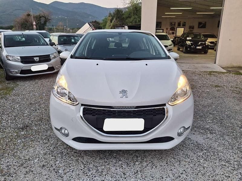 Usata Peugeot 208 Active 68 CV (50 kW) 2013 Bianco Utilitaria