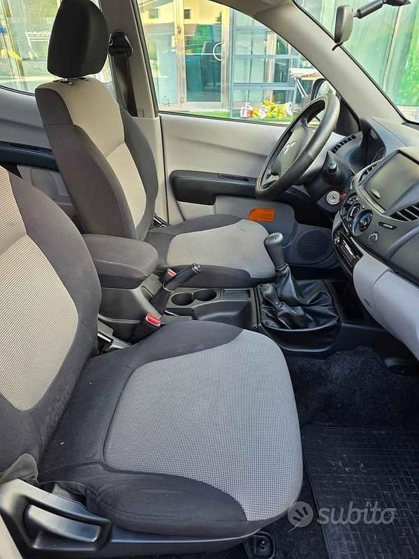 Usata Mitsubishi L200 181 CV (133 kW) 2020 Nero Pick-up