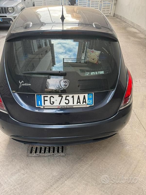 Usata Lancia Ypsilon 95 CV (69 kW) 2016 Blu Utilitaria