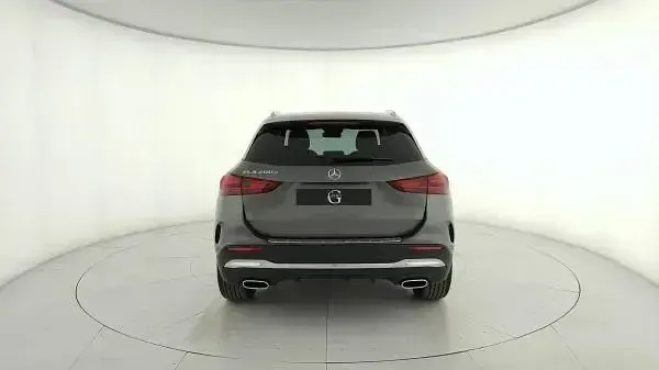 Nuova Mercedes GLA200 Advanced Plus 150 CV (110 kW) 2026 Mountain grau metallic SUV