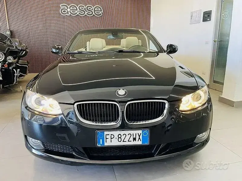 Usata BMW 320 Cabriolet Efficient Dynamics 175 CV (128 kW) 2010 Nero Cabrio