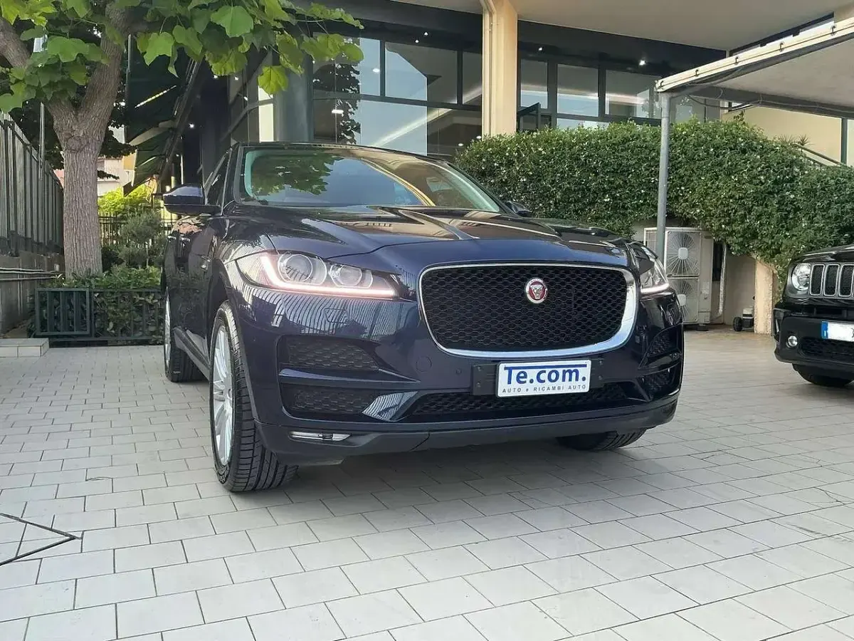 Usata Jaguar F-Pace Prestige 179 CV (131 kW) 2017 Blu metallizzato SUV