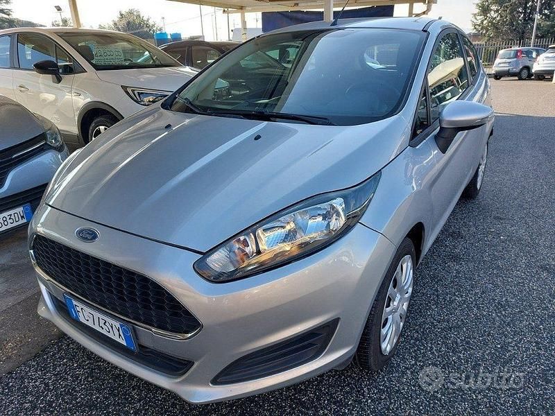 Usata Ford Fiesta 95 CV (69 kW) 2016 Grigio Utilitaria