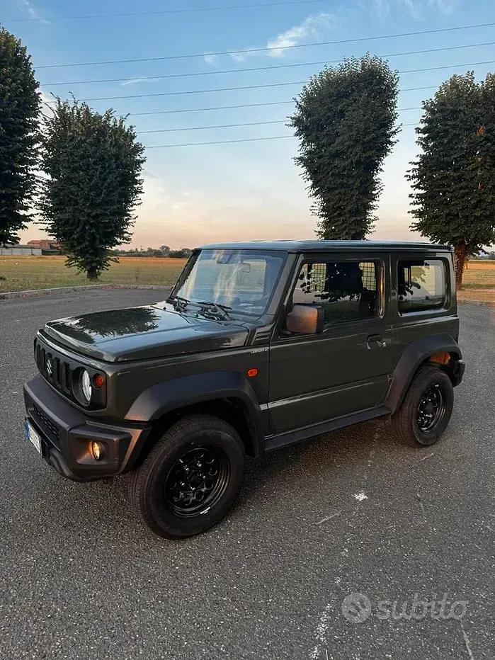 Usata Suzuki Jimny 102 CV (75 kW) 2021 Verde SUV