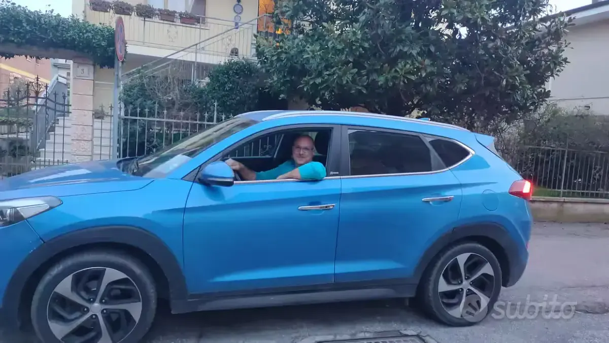 Usata Hyundai Tucson 141 CV (103 kW) 2016 Bluazzurro SUV