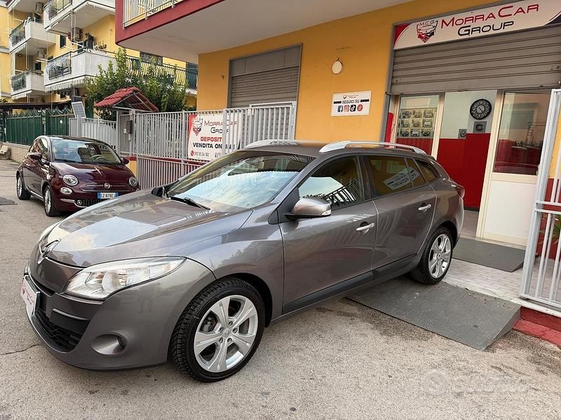 Usata Renault Mégane GrandTour 110 CV (80 kW) 2011 Grigio Station wagon