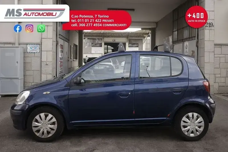 Usata Toyota Yaris Sol 65 CV (47 kW) 2003 Blu scuro Utilitaria
