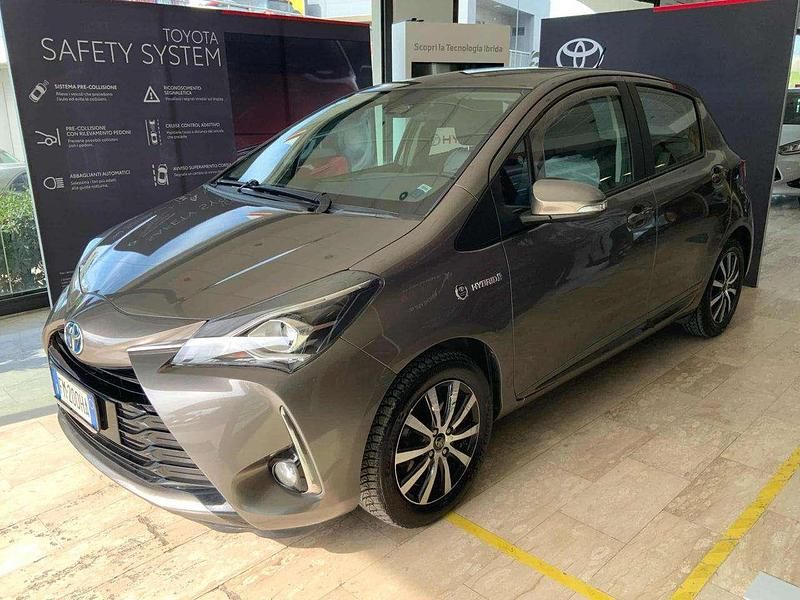 Usata Toyota Yaris Hybrid Active 73 CV (53 kW) 2017 Bronzo Berlina