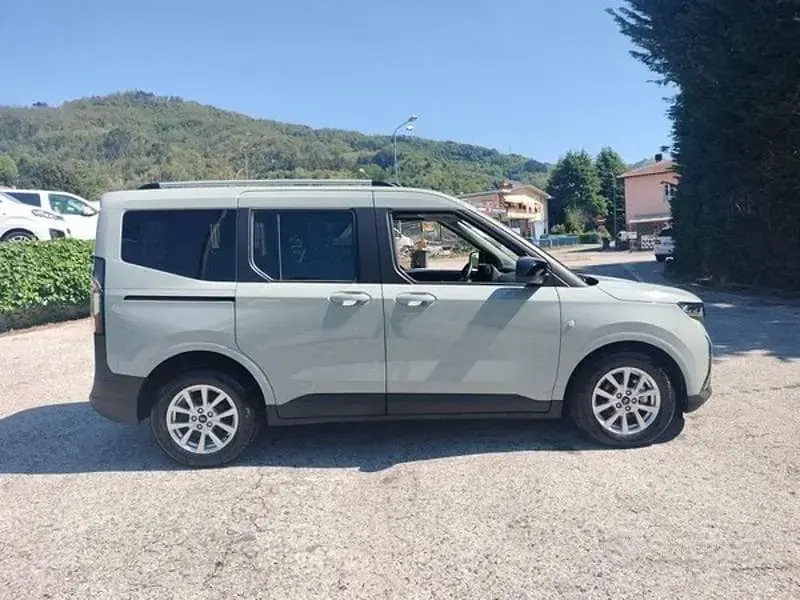 Usata Ford Tourneo Courier Titanium 125 CV (91 kW) 2025 Grigio Monovolume