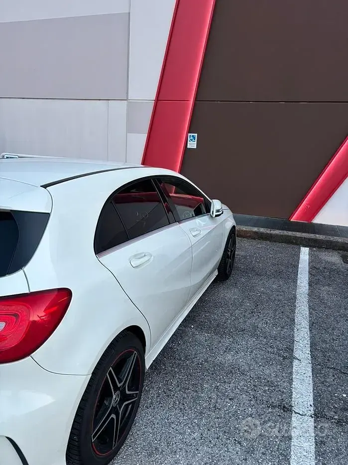Usata Mercedes A200 Premium 136 CV (100 kW) 2012 Bianco Utilitaria