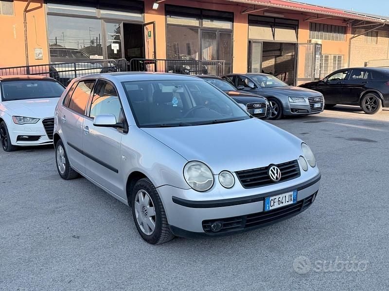 Usata VW Polo Comfortline 74 CV (54 kW) 2003 Grigio Berlina