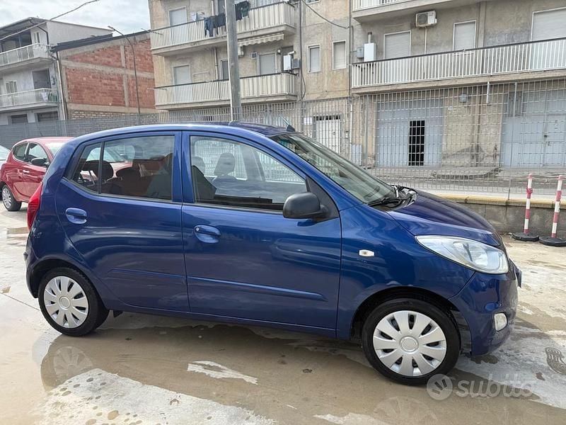Usata Hyundai i10 69 CV (50 kW) 2012 Blu Utilitaria