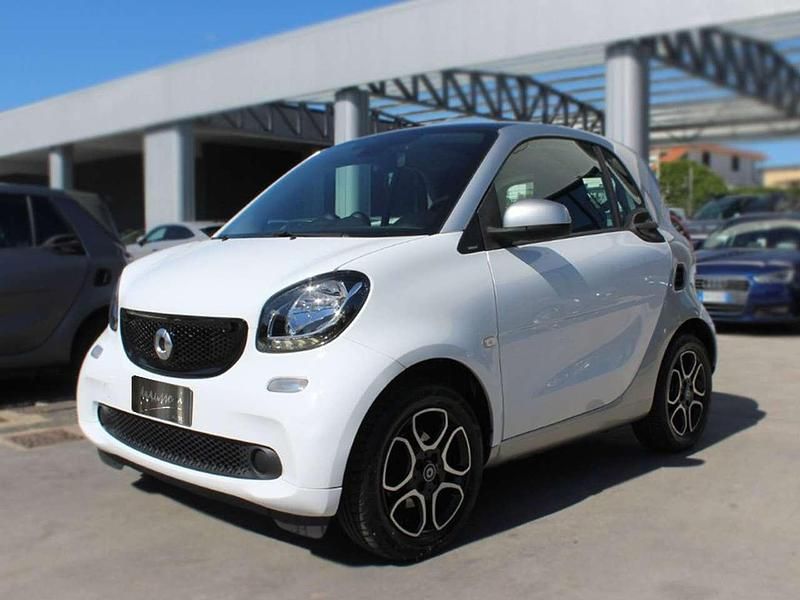 Usata Smart ForTwo Coupé Passion 71 CV (52 kW) 2017 Bianco past. Utilitaria