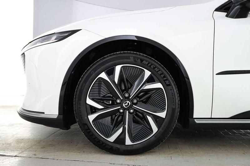 Nuova Mazda 6e Takumi-Line 180 kW (245 CV) 2026 Snowfalke white pearlescent Berlina