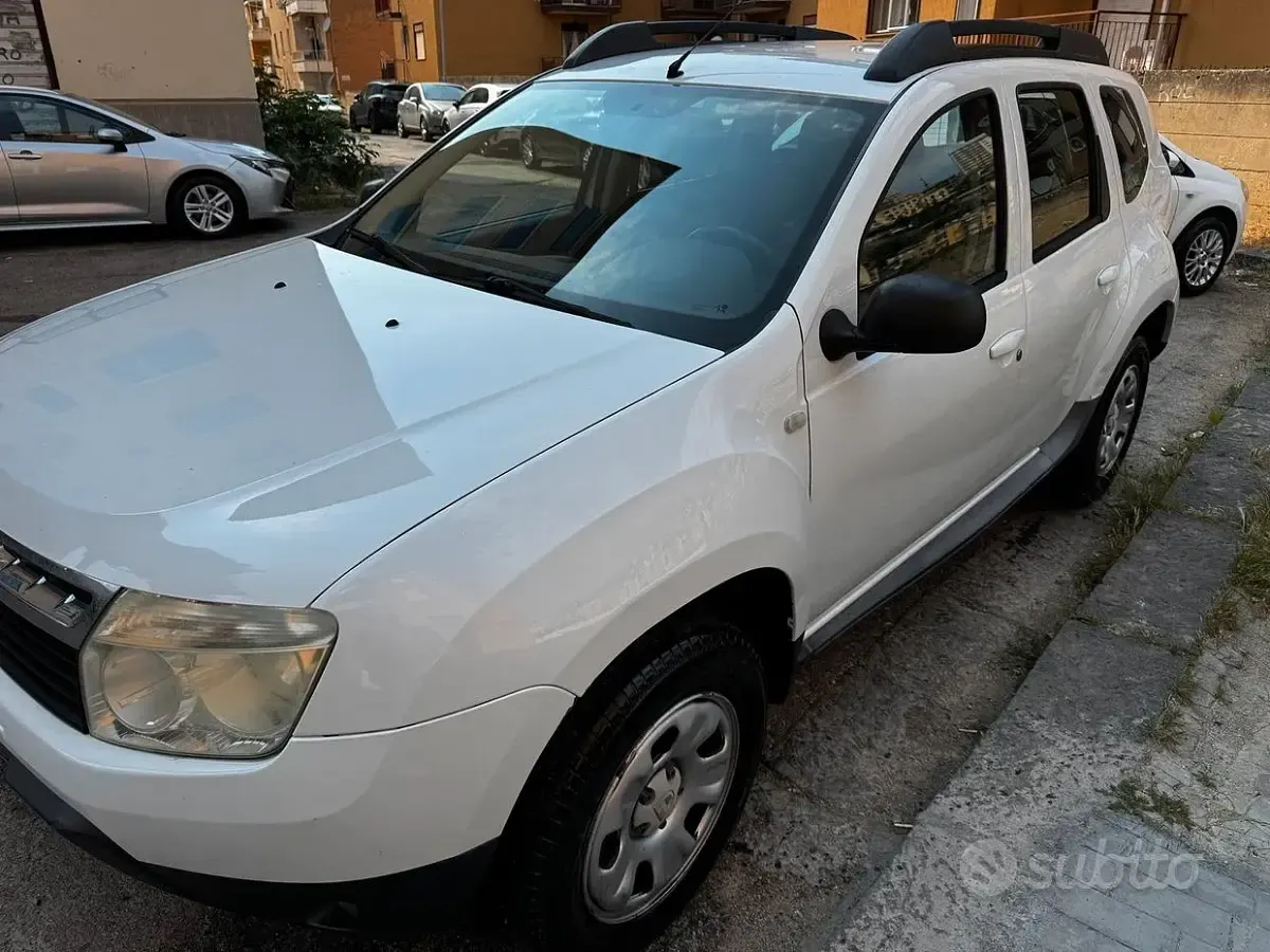 Usata Dacia Duster 2011 Bianco SUV