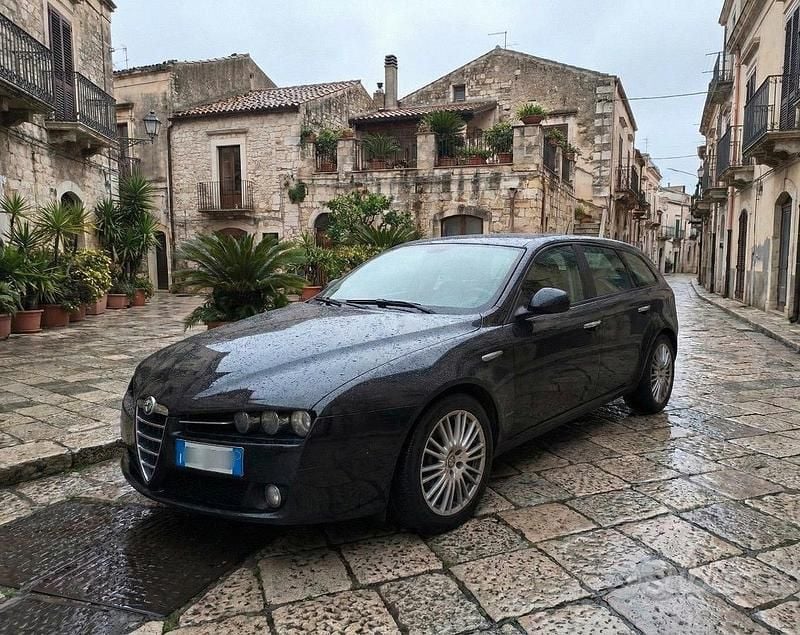 Nero Usata 2009 Alfa Romeo 159 Station wagon | 900 € (Super prezzo) - Immagine 1/1