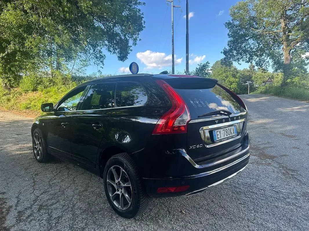 Usata Volvo XC60 Ocean Race 181 CV (133 kW) 2015 Nero SUV