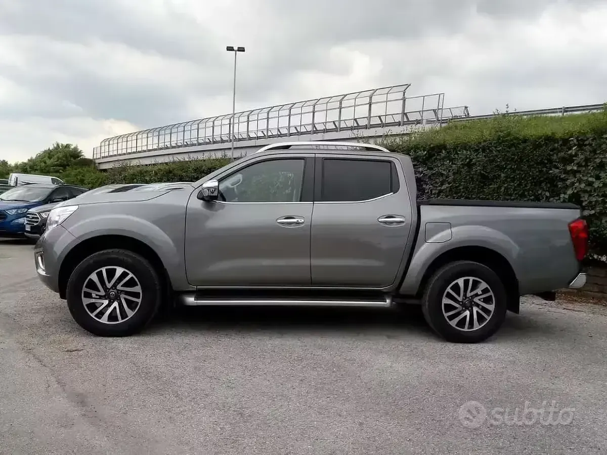 Usata Nissan Navara 163 CV (119 kW) 2018 Grigio Pick-up