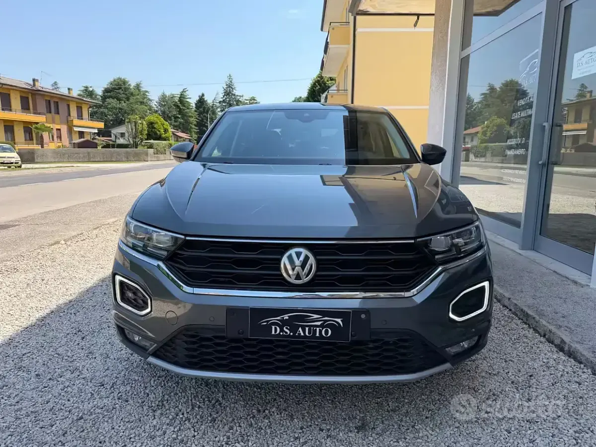 Usata VW T-Roc 150 CV (110 kW) 2017 Grigio SUV