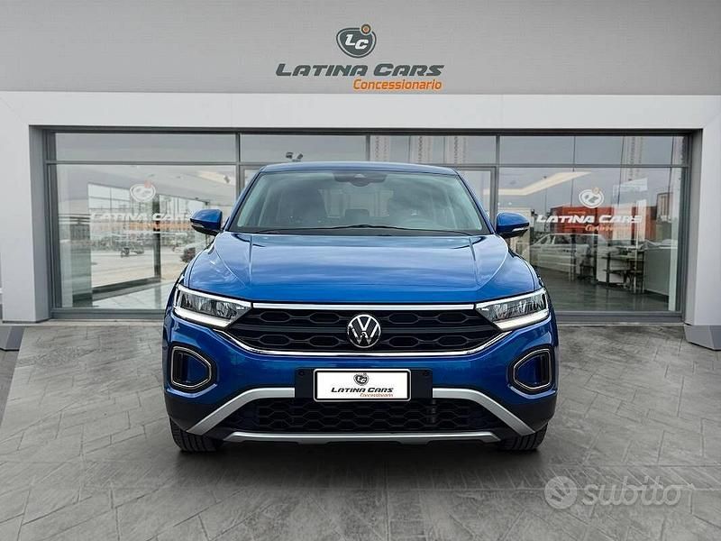 Usata VW T-Roc Life 110 CV (80 kW) 2022 Blu SUV