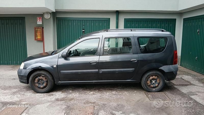 Grigio Usata 2008 Dacia Logan MCV Station wagon | 2000 € - Immagine 1/4