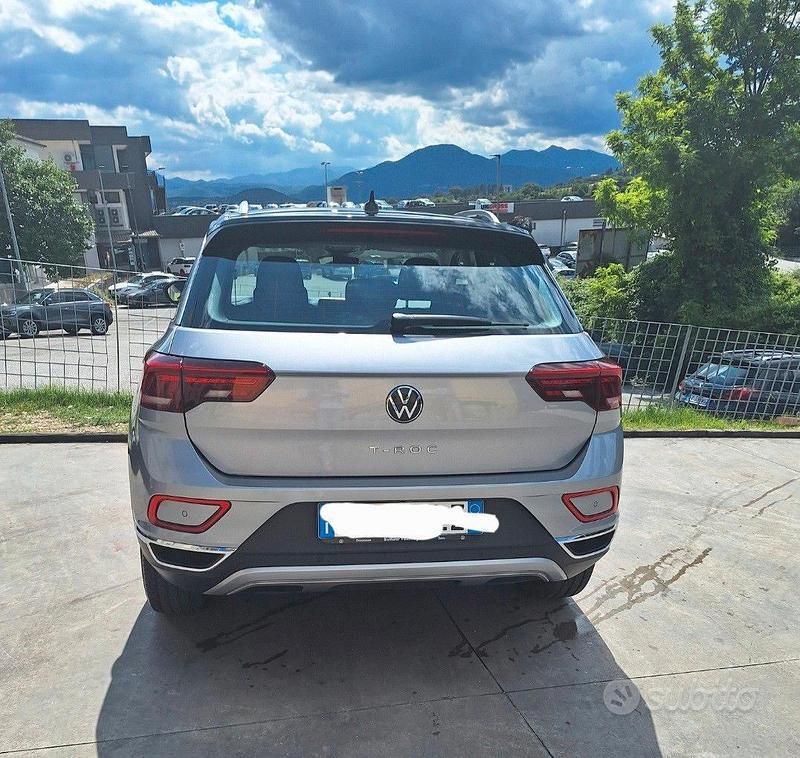 Usata VW T-Roc Style 150 CV (110 kW) 2023 Grigio SUV