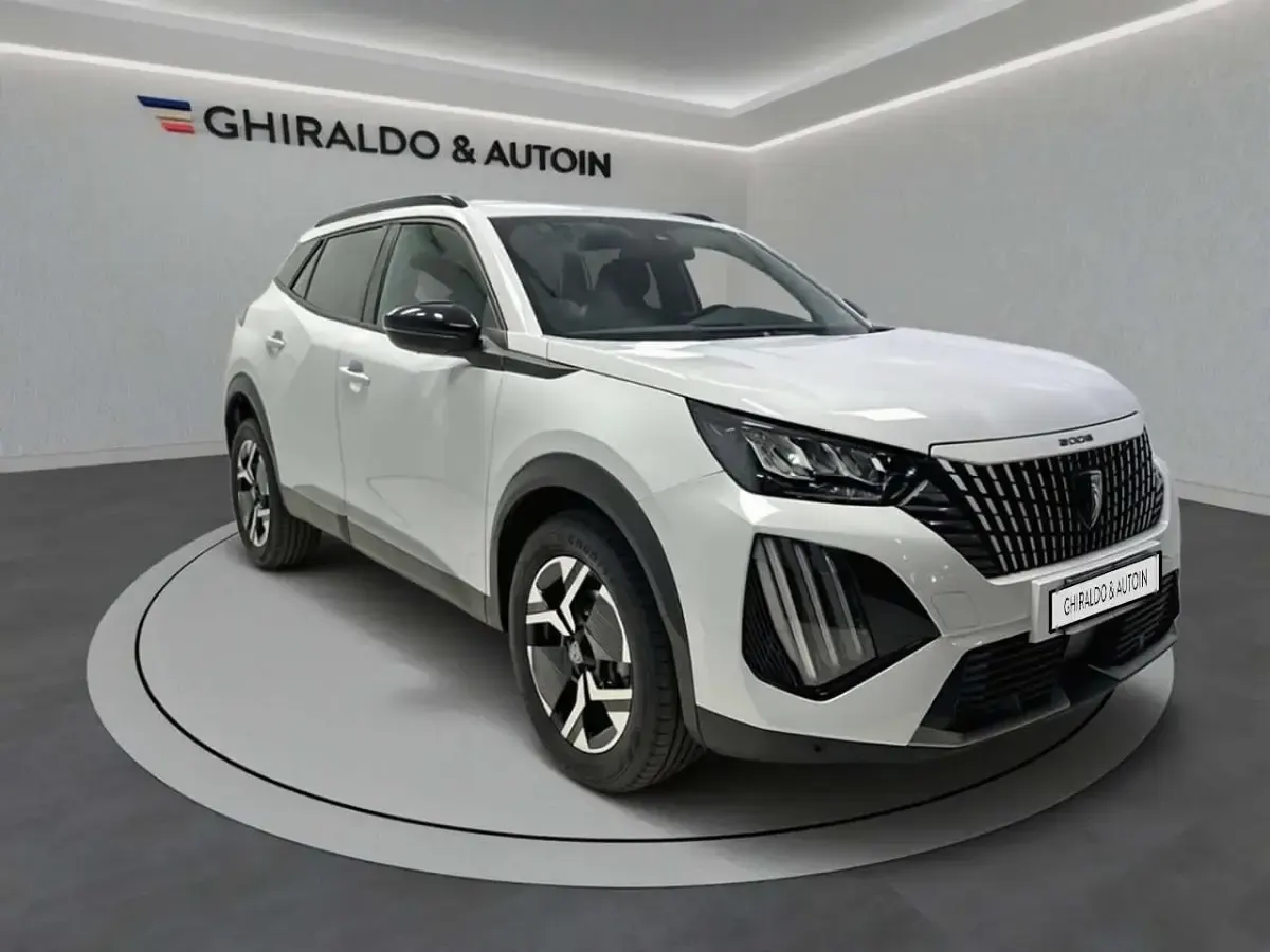 Usata Peugeot 2008 Allure 102 CV (75 kW) 2025 Bianco SUV
